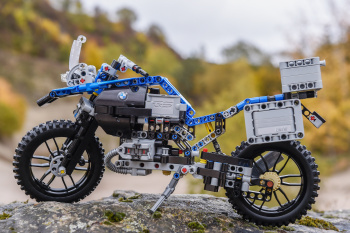 LEGO Technic BMW R1200GS Adventure is the perfect New Year's gift for bikers, 2017 BMW R1200GS also unveiled at EICMA