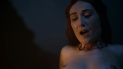 Carice van Houten - Game Of Thrones S02E04 (2012) [1080p] AjLy7mQg